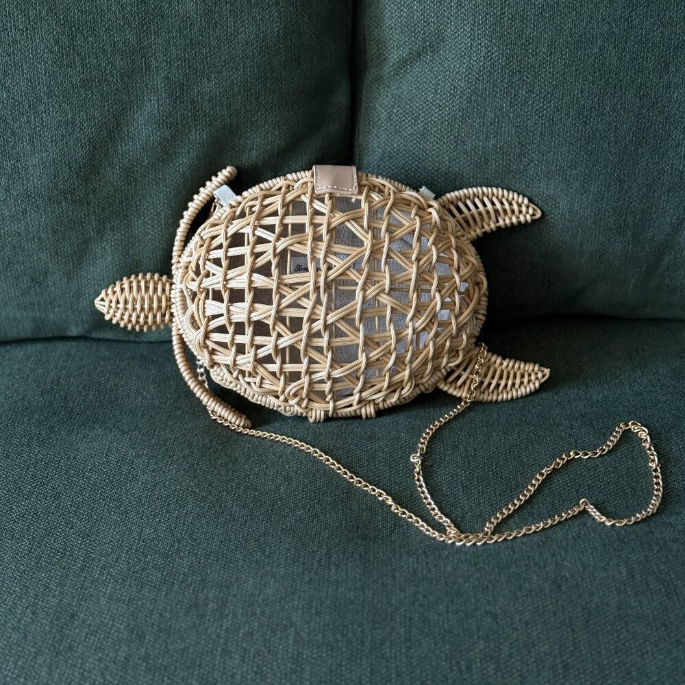 🐢 Wicker Turtle Crossbody Bag by Tommy Bahama Coastal 🐚 Beach Statement Purse